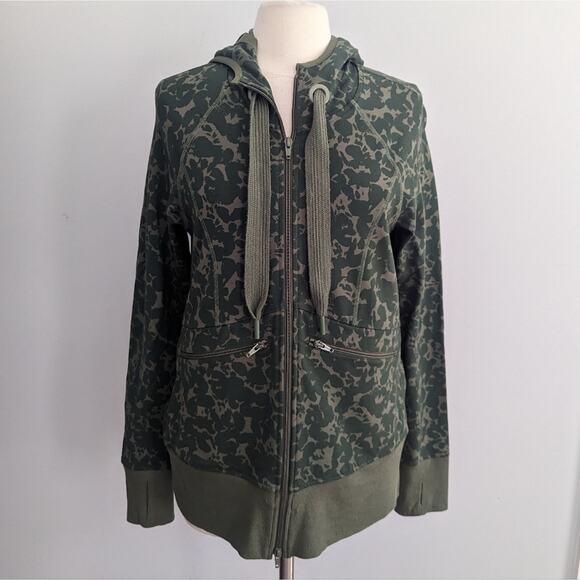 CAbi Green Camouflage Jacket - Picture 4 of 8
